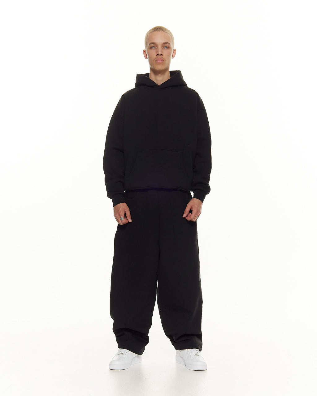 Comfort Joggers – Straight Fit – Black