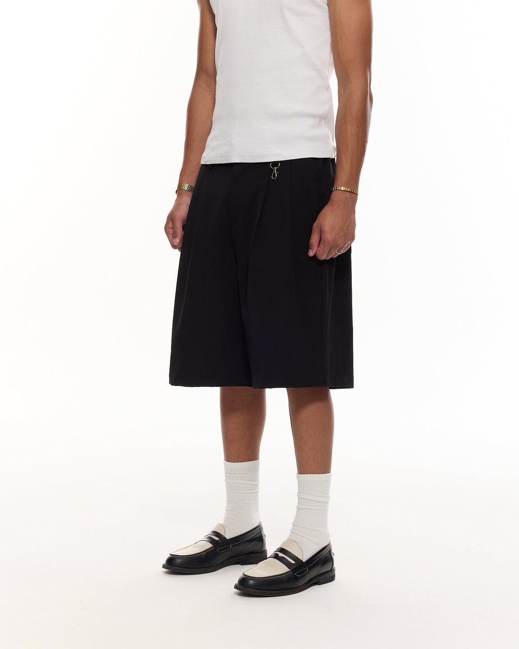 Pleated Shorts – Black