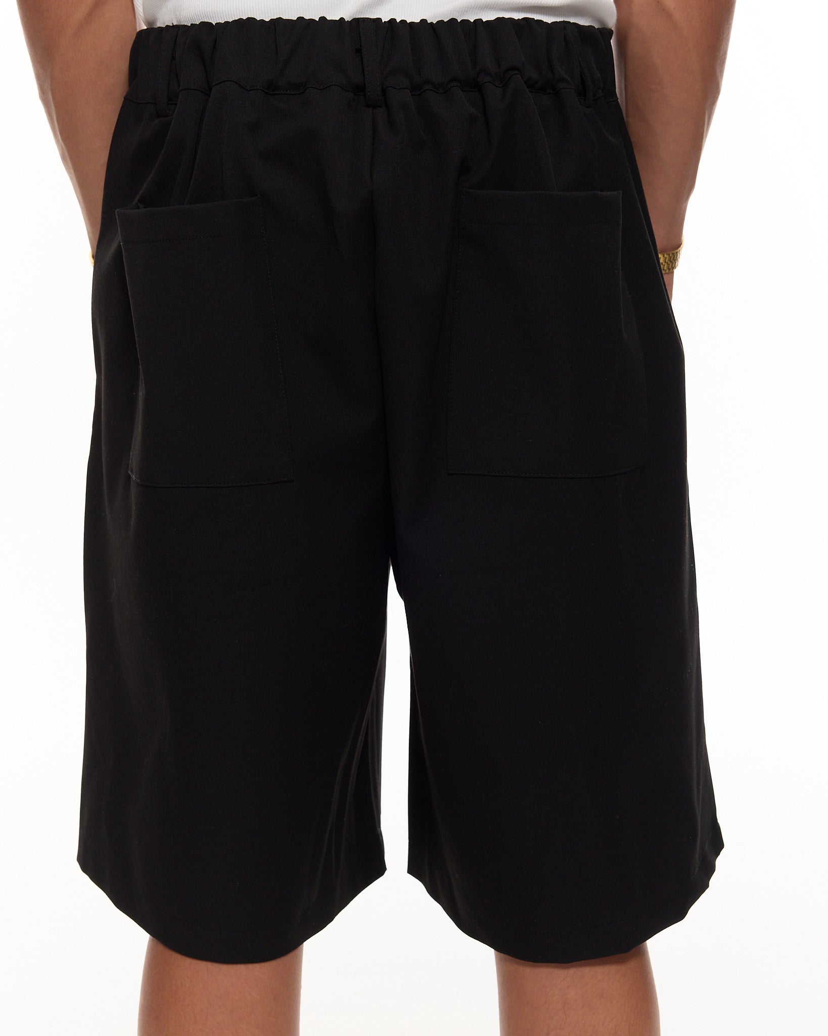 Pleated Shorts – Black